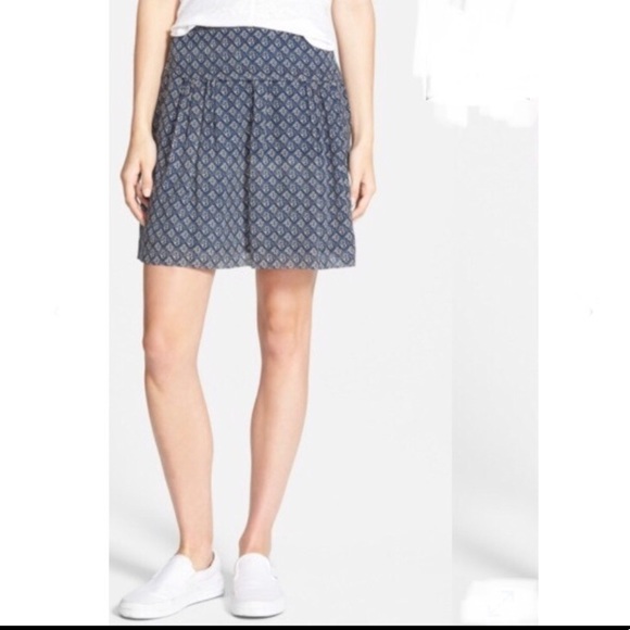 Madewell Dresses & Skirts - ⬇️$32 NEW Madewell silk blue patterned mini skirt